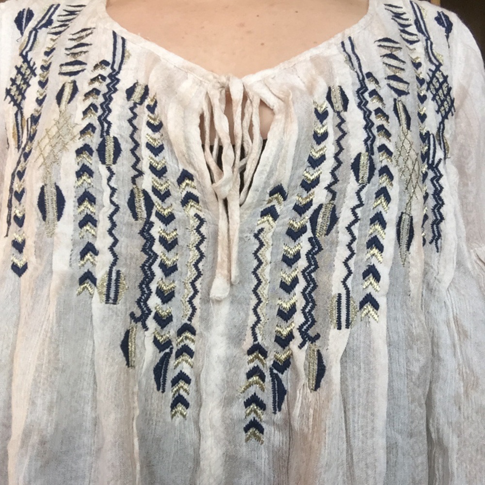 Ecote Gauze Bell Sleeve Hippie Embroidered Top NWT - Picture 2 of 6